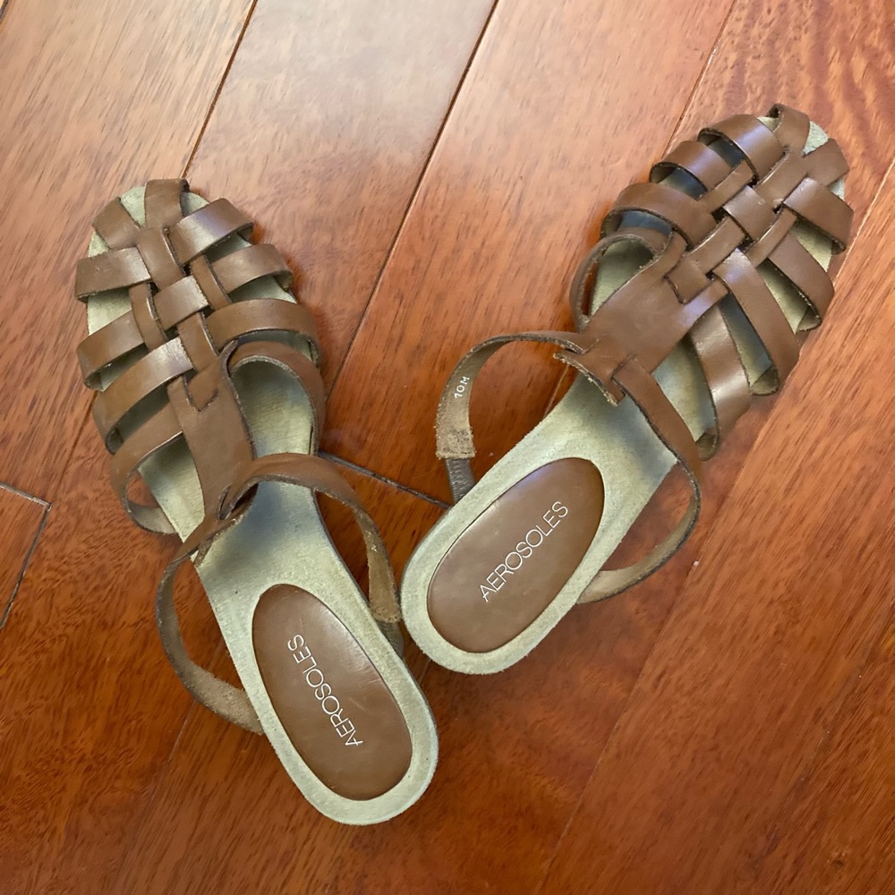 Aerosoles leather closed toe sandals size 10